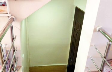 ساختمان مستقل 124 متری دوبلکس تجاری مسکونی در اندیشه خیابان آراز